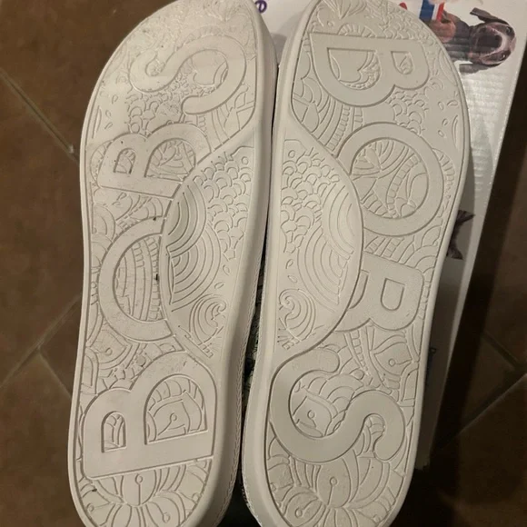 BOBS from Skechers Sneakers - dog print !! - Picture 4 of 8